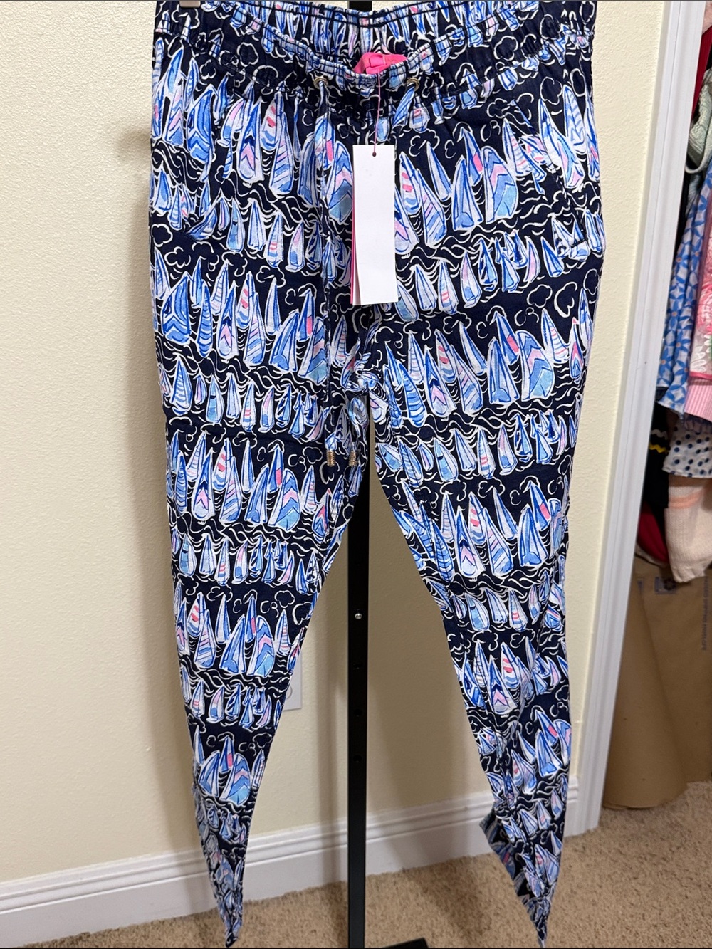 T2) Lilly Pulitzer 🌻Navy Sailboat Print Jogger Pants
